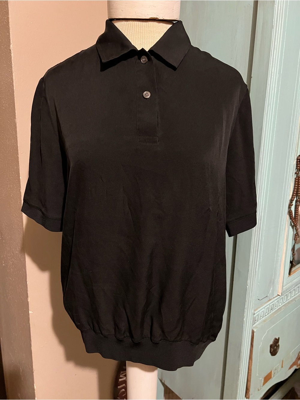 Theory Women’s Black Silk Polo Ribbed Hemline And Sleeve Cuff  Elegant Sz Medium
